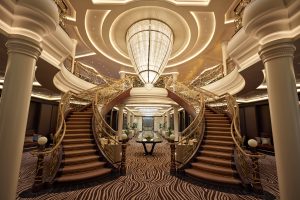Das Atrium der Seven Seas Explorer. Foto: Regent Seven Seas Cruises