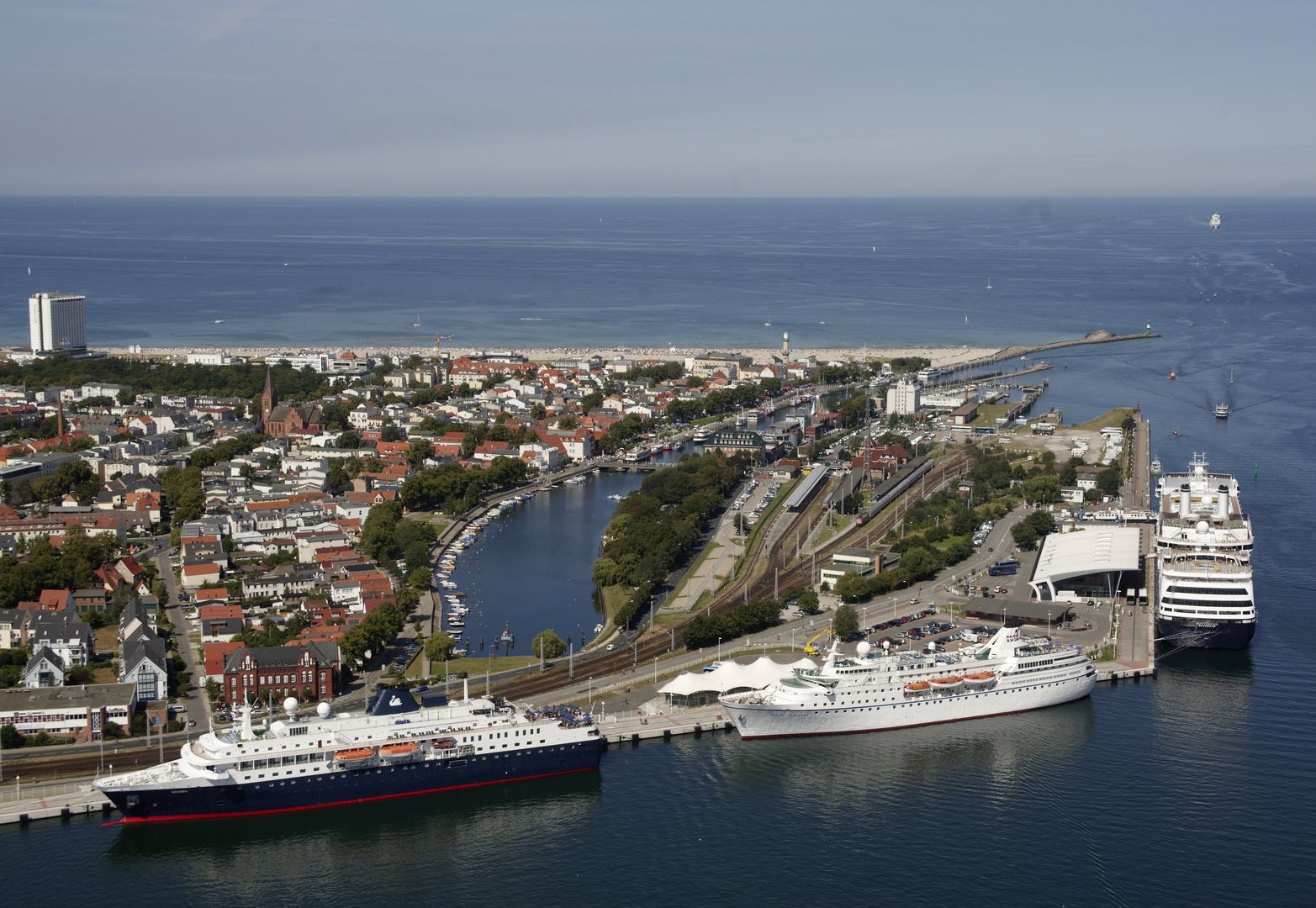 Hafen Rostock Warnemünde CruiseStart.de