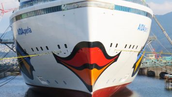 Die AIDAperla erhielt jetzt ihren Kussmund. Foto: AIDA Cruises
