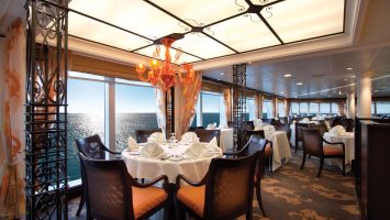 Das Terrace Café bietet euch Tapas. Foto: Oceania Cruises