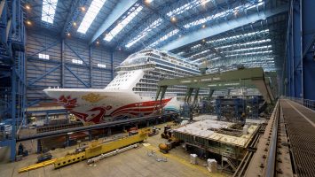 Die Norwegian Joy wird am 4 März das Baudock verlassen. Foto: Meyer Werft