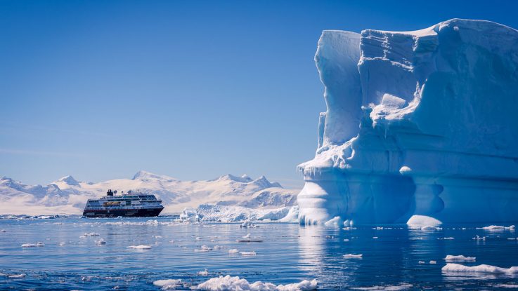 Die Midnatsol in der Antarktis. Foto: Hurtigruten