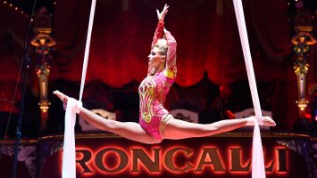 Der Circus Roncalli gastiert erstmals auf der MS Europa 2. Foto: Circus Roncalli/Hapag Lloyd Cruises/AFP