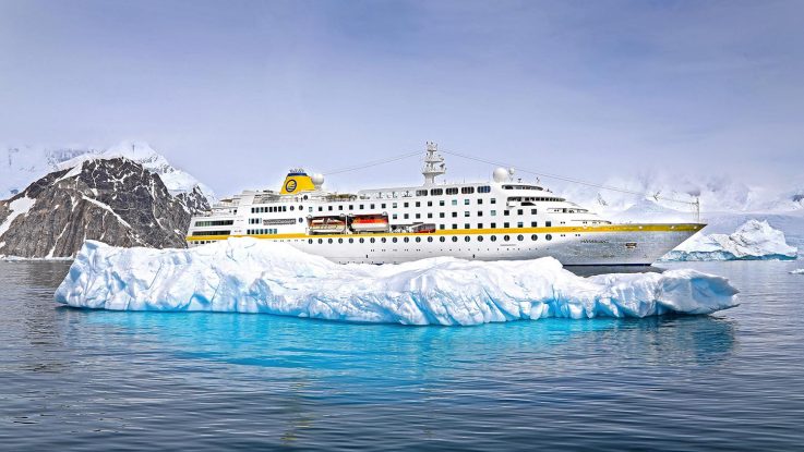 Die MS Hamburg in Neko Harbor in der Antarktis. Plantours/Oliver Asmussen