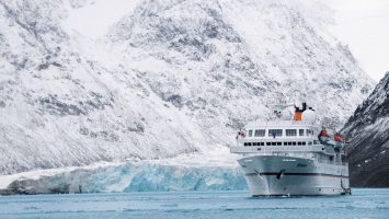 Die MS Bremen hat als erstes Schiff die Polar Code Zertifizierung bekommen. Foto: Hapag Lloyd Cruises