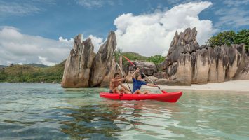 Mit dem Kajak die Inselwelt der Seychellen entdecken. Foto: Silhouette Cruises