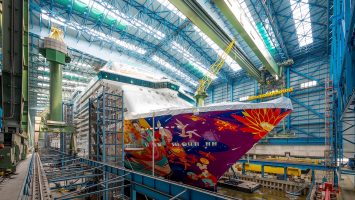 Das Ausdocken der World Dream verpricht ein farbenfrohes Spektakel. Foto: Meyer Werft M.Wessels