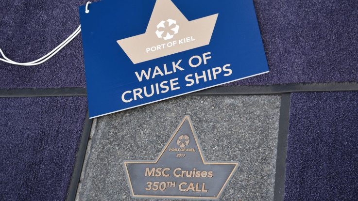 Eine Plakette auf dem Walk of Cruise Ships für MSC. Foto: Port of Kiel