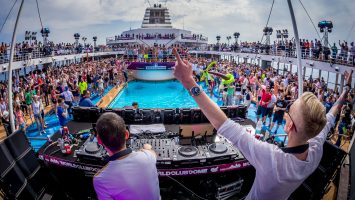 Gestört aber GeiL an Bord der World Club Cruise 2017. Foto: TUI Cruises GmbH/©BigCityBeats