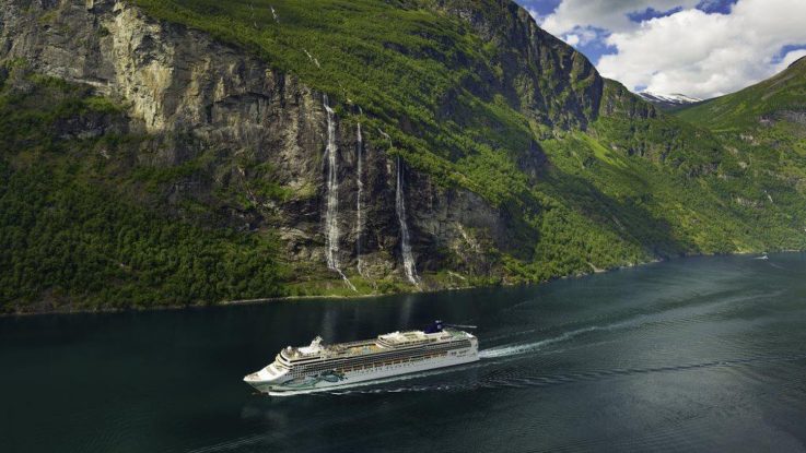 Die Norwegian Jade bietet im Sommer zwei weitere Routen ab Hamburg an. Foto: Norwegian Cruise Line
