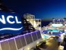 Schornstein und Blick über das Pooldeck Norwegian Bliss. / Foto: Oliver Asmussen/oceanliner-pictures.com