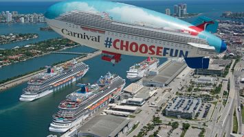 Neben der Carnival Vista links im Bild liegt auch die Carnival Horizon in Miami am Cruise Terminal. Foto: Andy Newman/Carnival Cruise Line