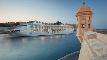 Die Oceana, hier vor Valletta, ist im kommenden Frühjahr in der Arabischen Welt unterwegs. Foto: P&O Cruises