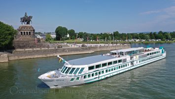 MS Viola auf dem Rhein vor Koblenz / Foto: Oliver Asmussen/oceanliner-pictures.com